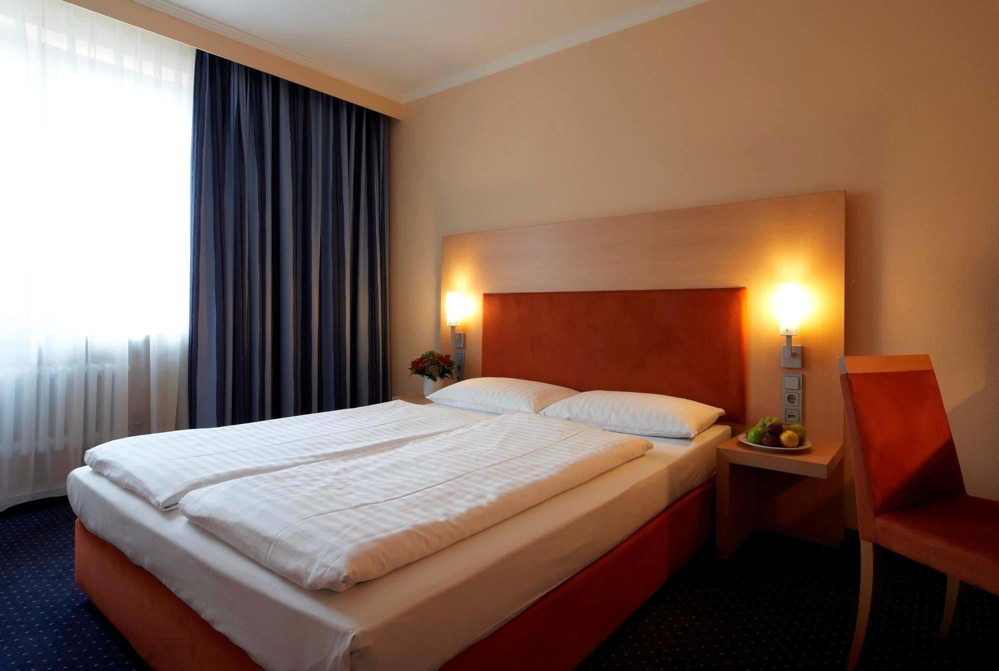 Intercityhotel Штутгарт Экстерьер фото