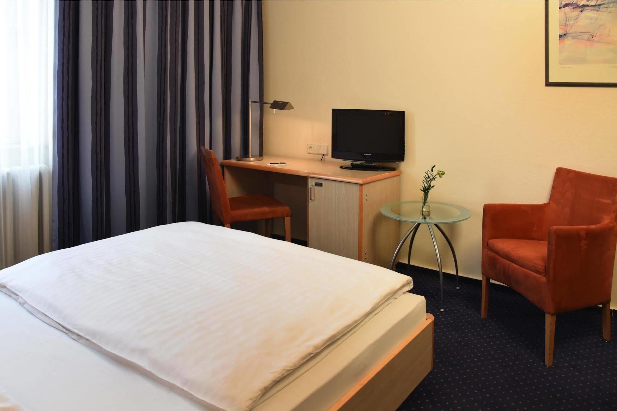 Intercityhotel Штутгарт Экстерьер фото